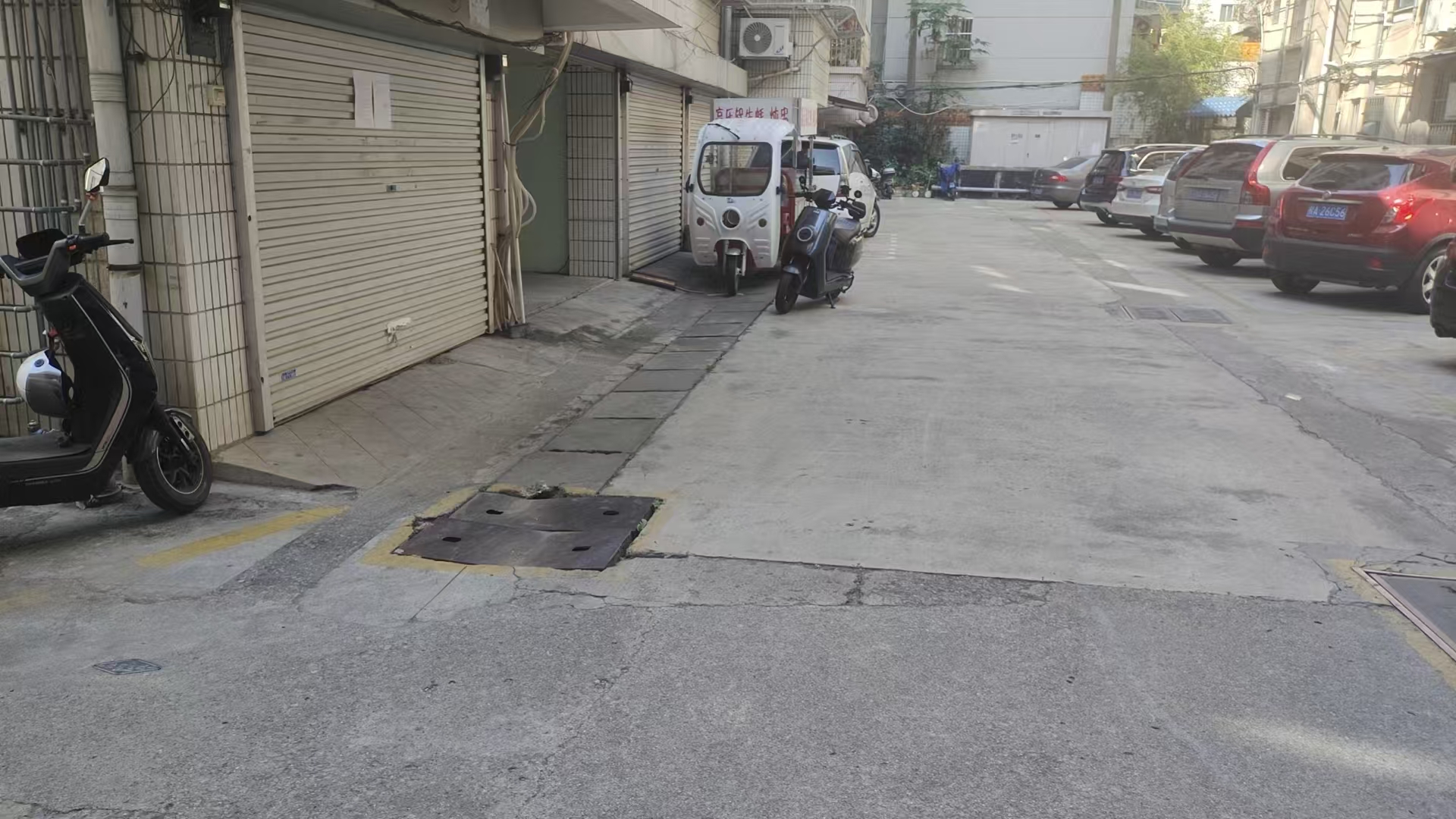 廣西鹽業(yè)集團(tuán)建政路51號院內(nèi)車庫招租公告